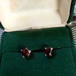 Sterling Silver Genuine Garnet Earrings 1.70 Carat